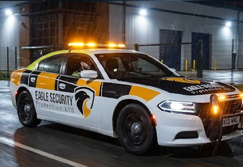 Security patrol car responding quickly